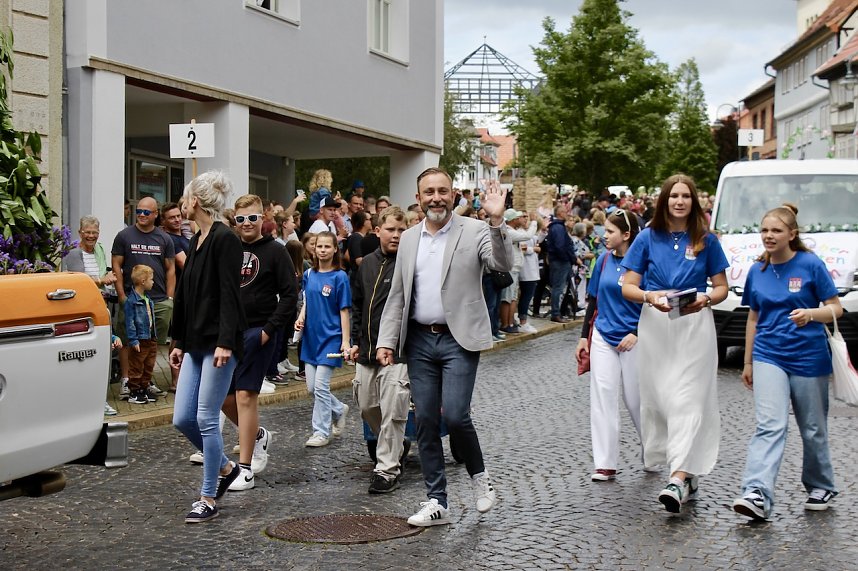 Gro&szlig;er festlicher Umzug zum 211. Brunnenfest in Bad Langensalza