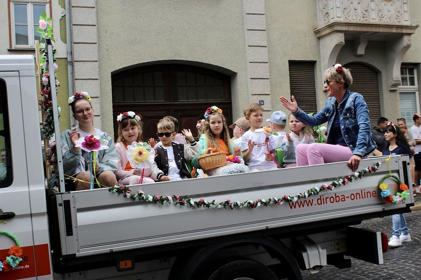 Gro&szlig;er festlicher Umzug zum 211. Brunnenfest in Bad Langensalza