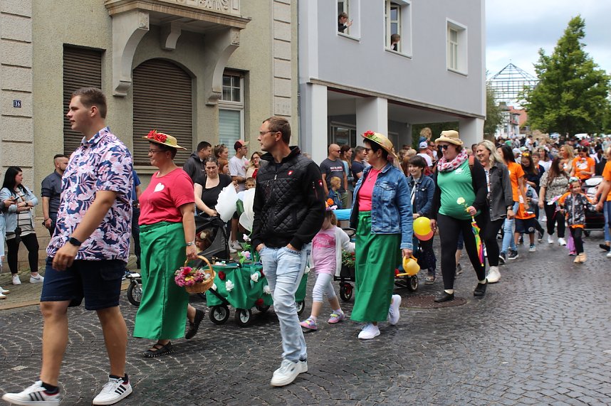 Gro&szlig;er festlicher Umzug zum 211. Brunnenfest in Bad Langensalza