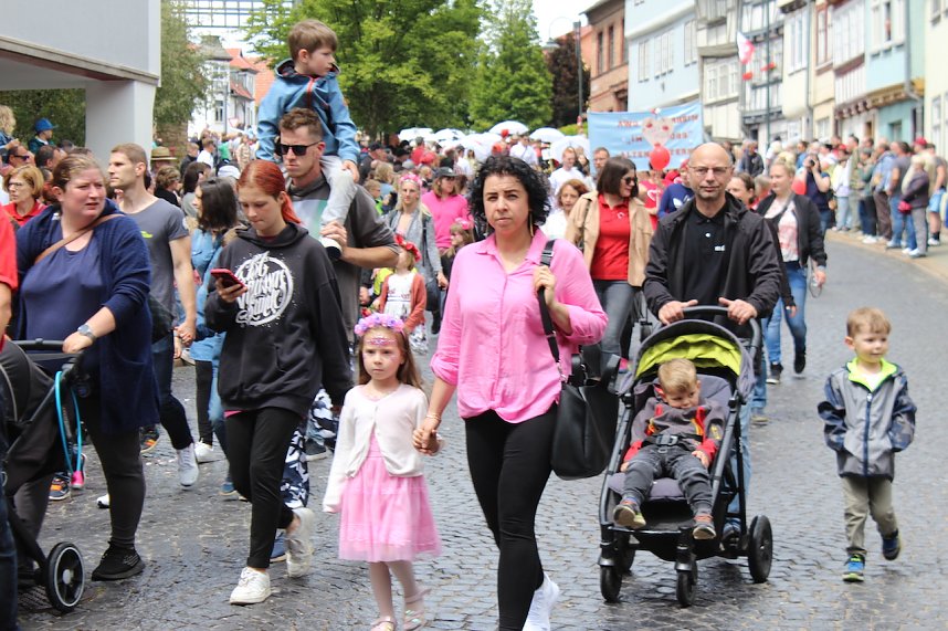 Gro&szlig;er festlicher Umzug zum 211. Brunnenfest in Bad Langensalza