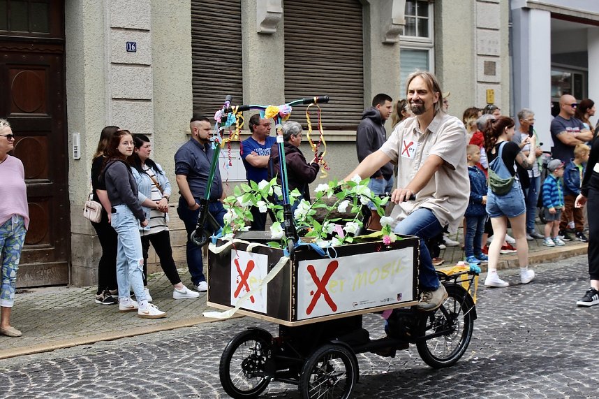 Gro&szlig;er festlicher Umzug zum 211. Brunnenfest in Bad Langensalza