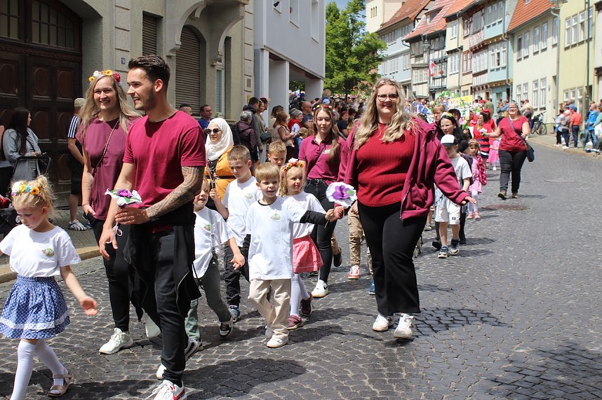Gro&szlig;er festlicher Umzug zum 211. Brunnenfest in Bad Langensalza