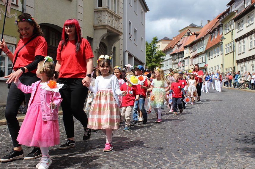 Gro&szlig;er festlicher Umzug zum 211. Brunnenfest in Bad Langensalza