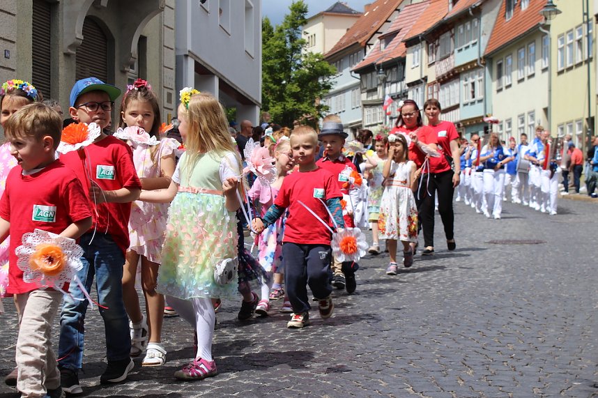 Gro&szlig;er festlicher Umzug zum 211. Brunnenfest in Bad Langensalza