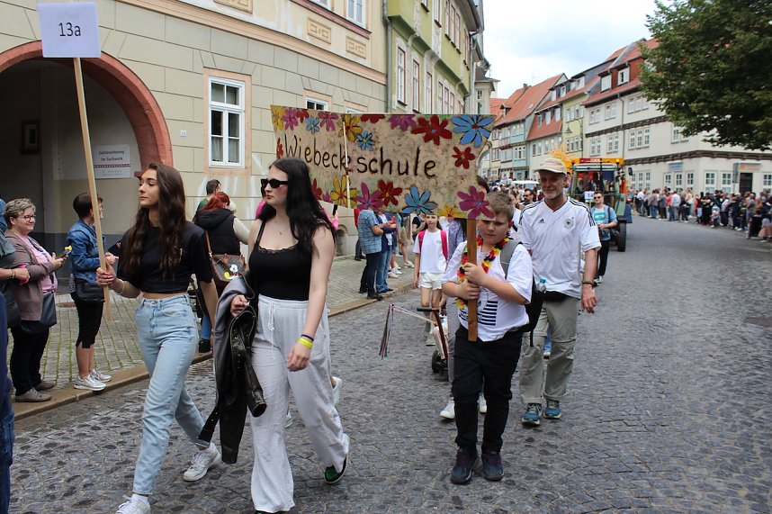 Gro&szlig;er festlicher Umzug zum 211. Brunnenfest in Bad Langensalza