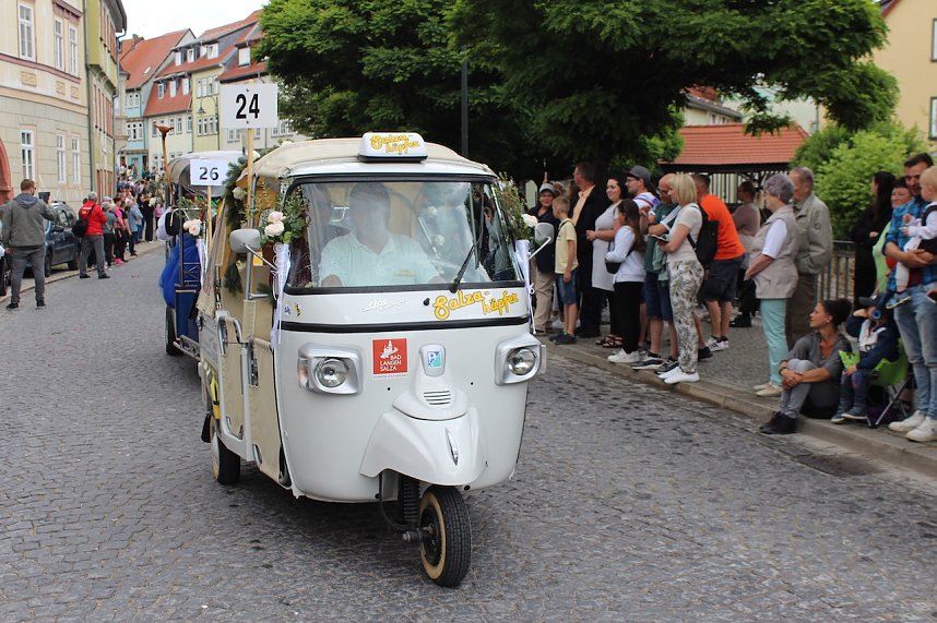 Farbenfroher Festumzug zum 211. Brunnenfest in Bad Langensalza