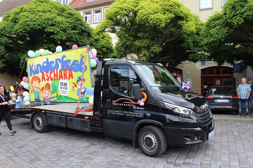 Farbenfroher Festumzug zum 211. Brunnenfest in Bad Langensalza