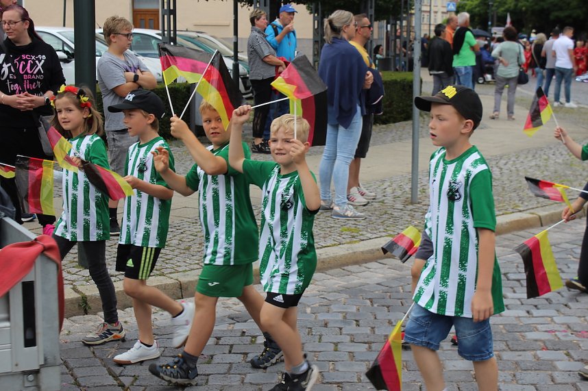 Farbenfroher Festumzug zum 211. Brunnenfest in Bad Langensalza