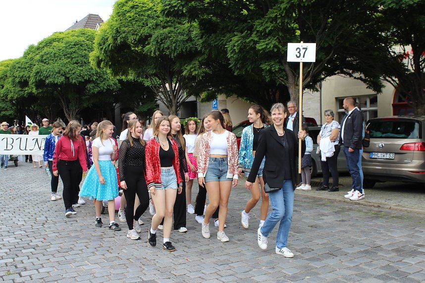 Farbenfroher Festumzug zum 211. Brunnenfest in Bad Langensalza