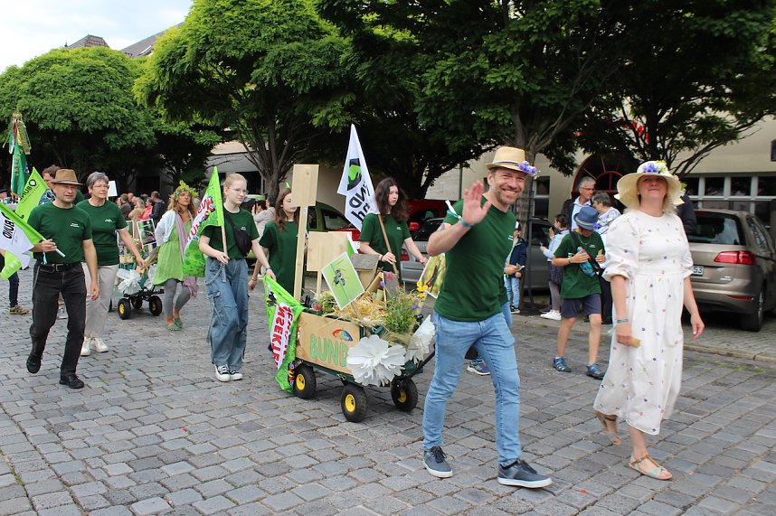 Farbenfroher Festumzug zum 211. Brunnenfest in Bad Langensalza