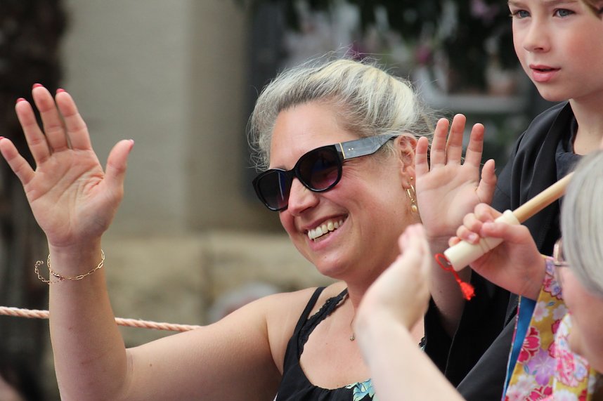 211. Brunnenfestumzug in Bad Langensalza mit vielen fr&ouml;hlichen Akteuren