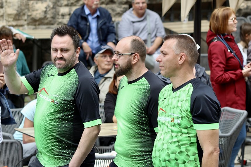 Teilnehmerinnen und Teilnehmer des Festumzuges zum 211. Brunnenfest in Bad Langensalza 