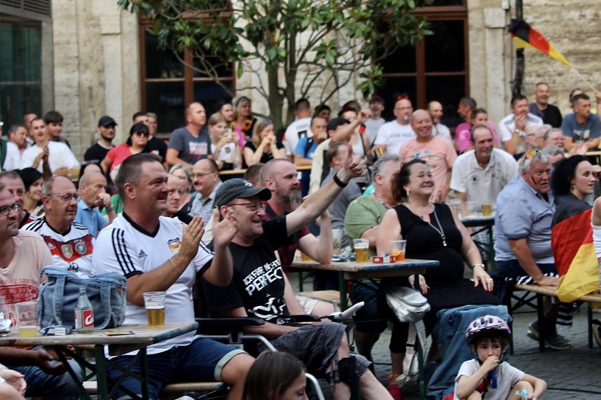 Public Viewing auf dem Neumarkt in Bad Langensalza zum Achtelfinalspiel der EM 2024 - Deutschland gegen D&auml;nemark