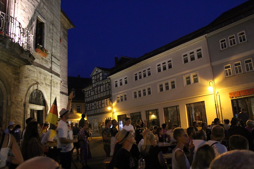 Public Viewing auf dem Neumarkt in Bad Langensalza zum Achtelfinalspiel der EM 2024 - Deutschland gegen D&auml;nemark