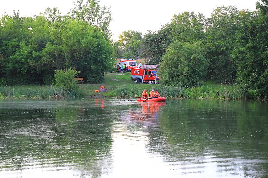 Suchaktion am Gro&szlig;enehricher Stau