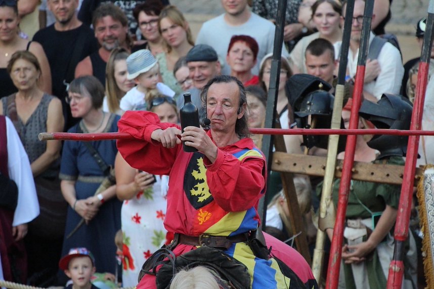 Hochprofessionelle Reitershow mit "Wenzel Ritterspiele"