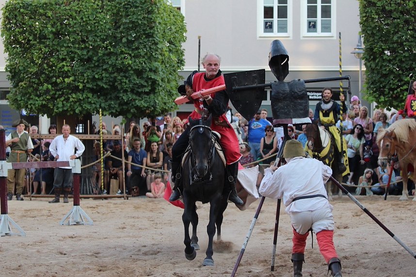 Hochprofessionelle Reitershow mit "Wenzel Ritterspiele"