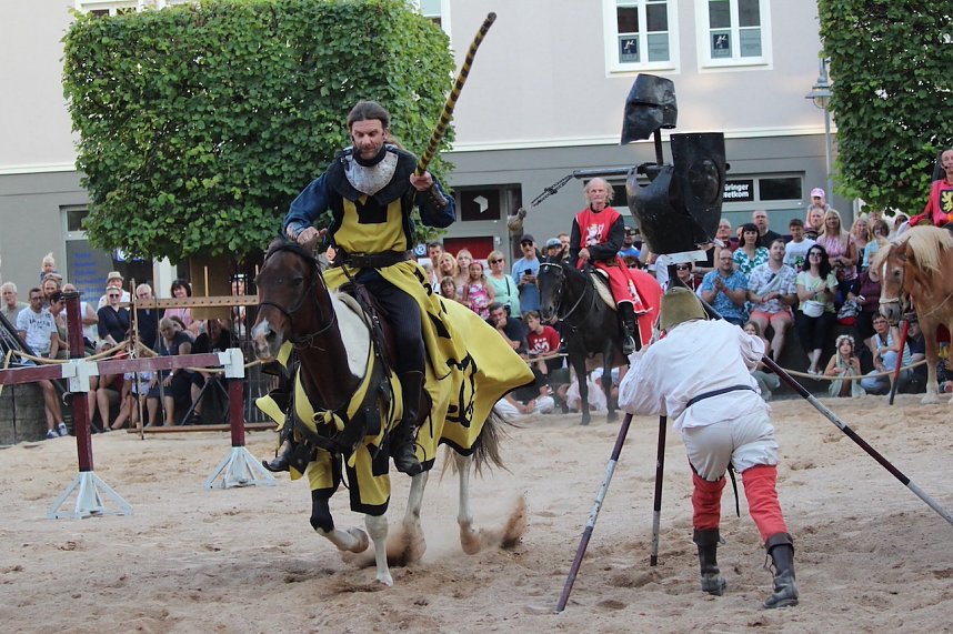 Hochprofessionelle Reitershow mit "Wenzel Ritterspiele"