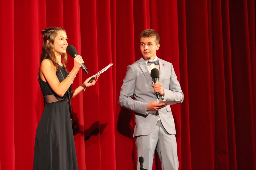 Mitwirkende der Gala des Salza-Gymnasiums in Bad Langensalza 2024