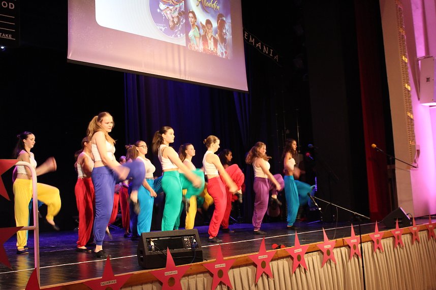 Mitwirkende der Gala des Salza-Gymnasiums in Bad Langensalza 2024