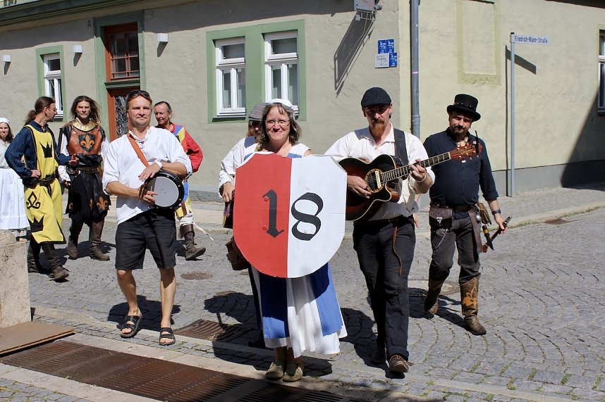 Das Jahr 2024 in Bad Langensalza - Stadtf&uuml;hrerin beim Mittelalterfest