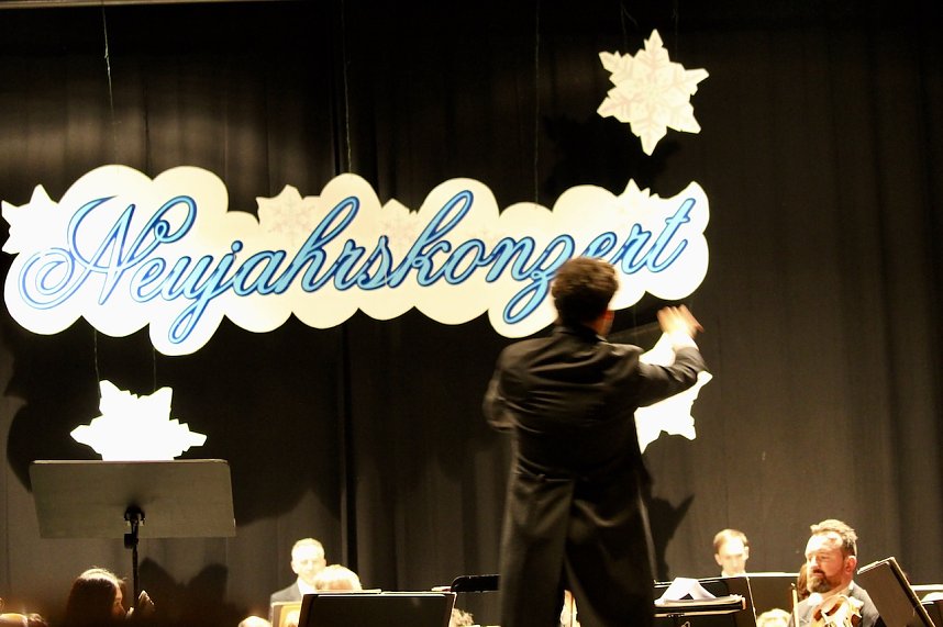 Neujahrskonzert des Loh-Orchesters in Bad Langensalza unter der Leitung von Julian Gaudiano (1. Kapellmeister TN LOS)