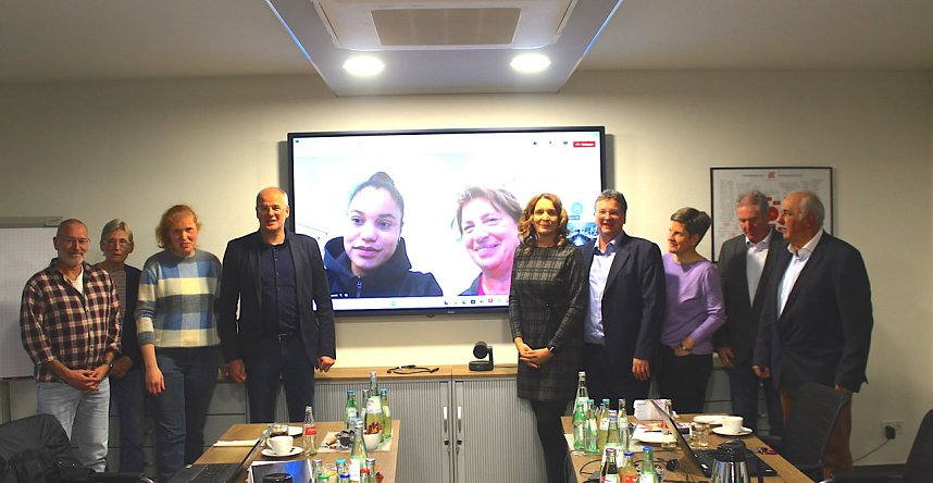 Videokonferenz in Nordhausen mit der Oympiasiegerin im Kugelsto&szlig;en, Yemisi Ogunleye, und ihrer Trainerin