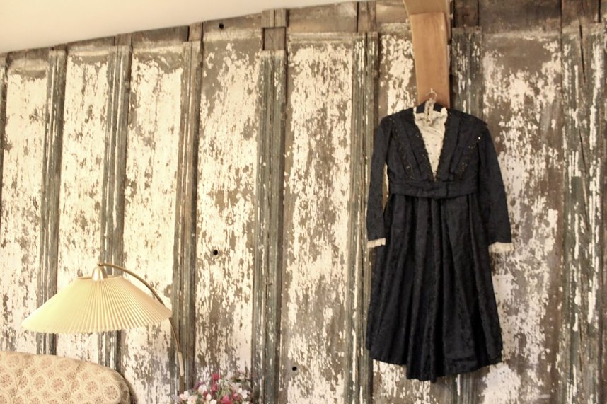 "Nostalgisches Caf&eacute; im EG" ist seit heute in Teetruhe er&ouml;ffnet