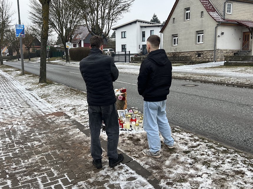 Gro&szlig;e Anteilnahme an der Unfallstelle