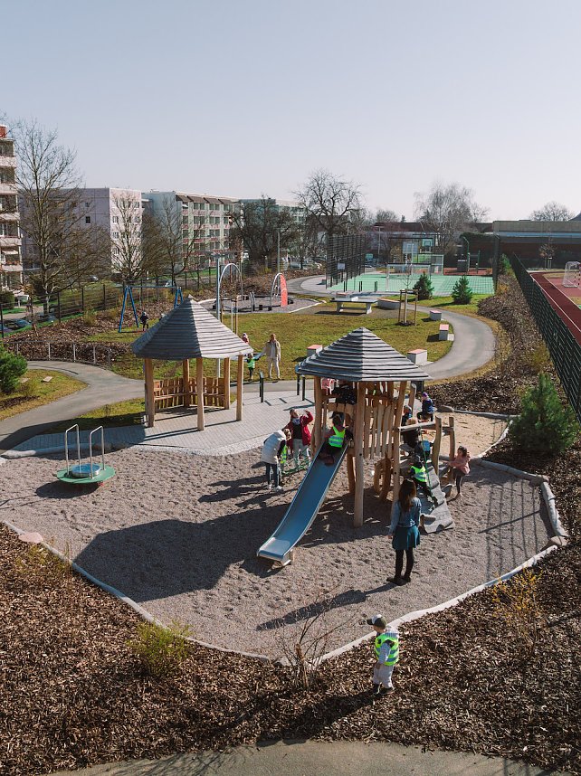 Spielplatz Bad Nauheimer Stra&szlig;e in Bad Langensalza, an "Nutzer" &uuml;bergeben