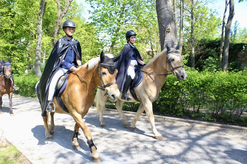 Impressionen Novalisritt 2025 am Schloss "Sophie von K&uuml;hn"  in Gr&uuml;ningen