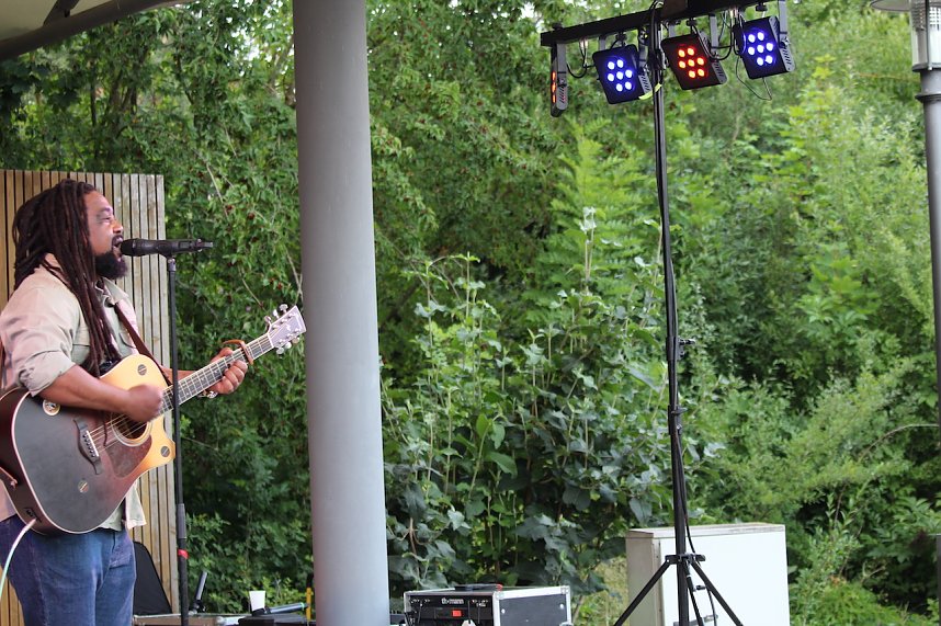 Tolle Stimmung im Rosengarten Bad Langensalza mit Reggae-Kl&auml;ngen