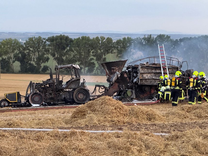Hoher Schaden nach Feuer auf dem Feld