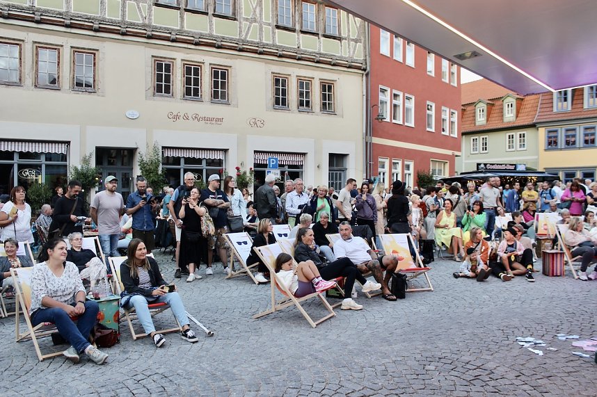 Gute Stimmung auf dem Kornmarkt beim BaLaTon in Bad Langensalza