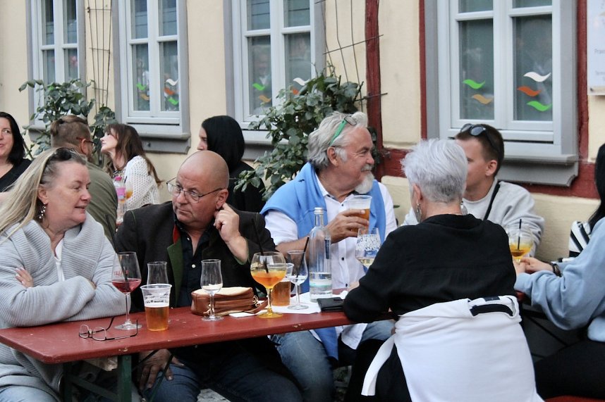 Gute Stimmung auf dem Kornmarkt beim BaLaTon in Bad Langensalza