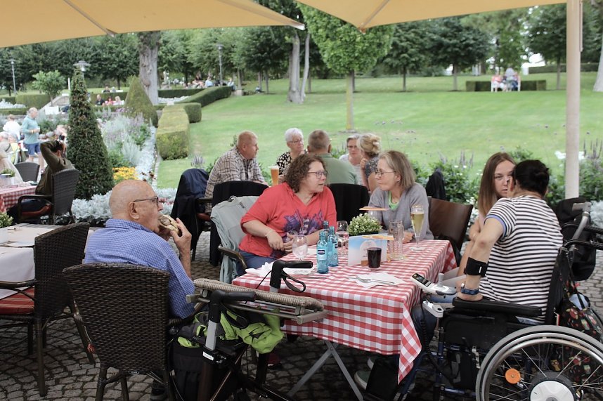 Vierter BaLaTon-Abend des Jahres vor dem Friederikenschl&ouml;sschen in Bad Langensalza