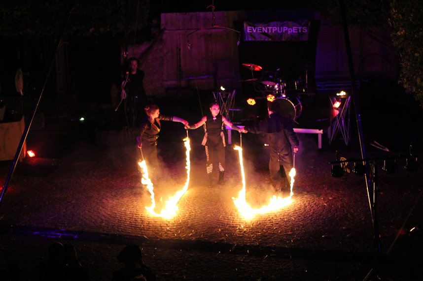 Spektakul&auml;re Feuershow von "EVENTPUPPETS" beim Mittelalterstadtfest in Bad Langensalza