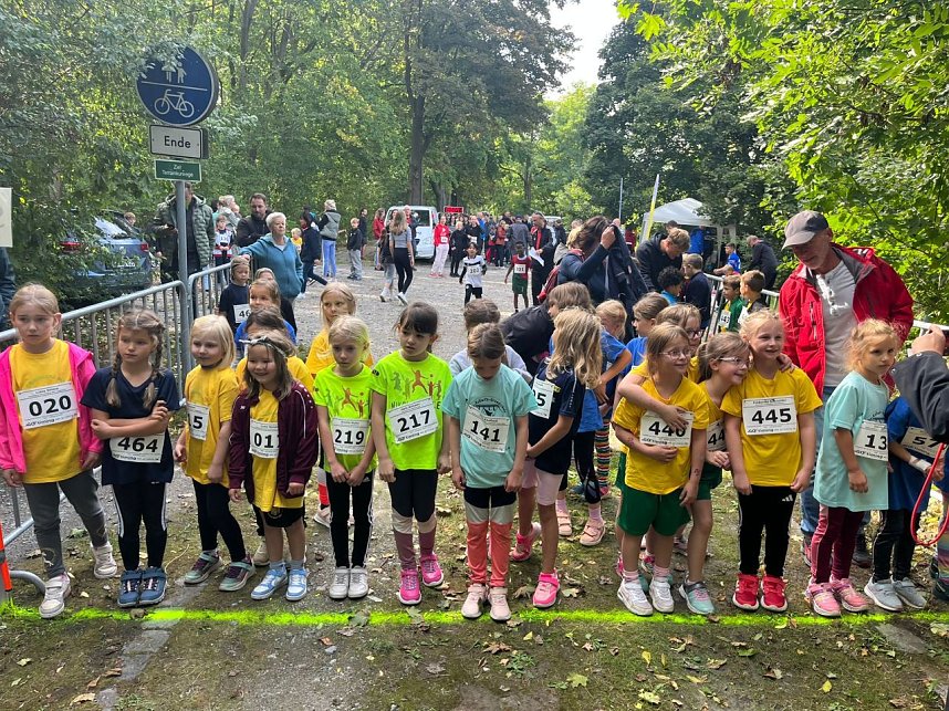 Kreis-Crosslauf auf dem J&uuml;denh&uuml;gel