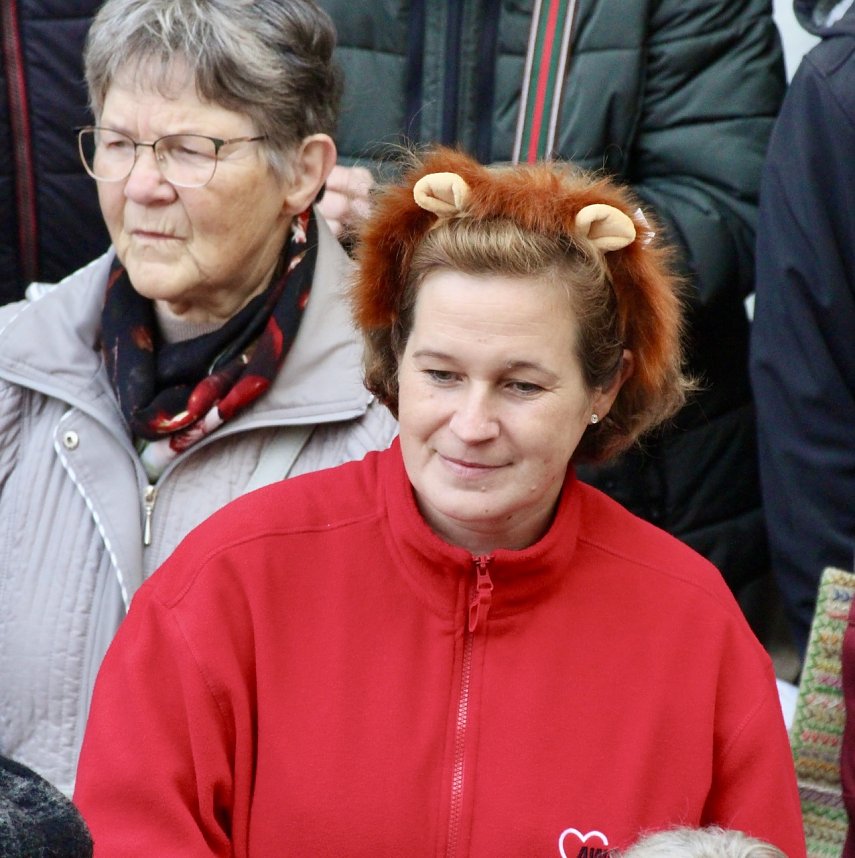 Beginn der 5. Jahreszeit. Kinder erst&uuml;rmen Langensalzaer Rathaus