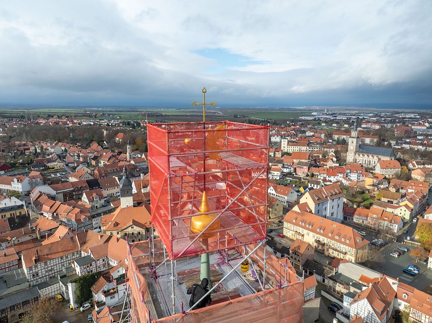 Drohnen-Aufnahmen vom Aufsetze der Spitze