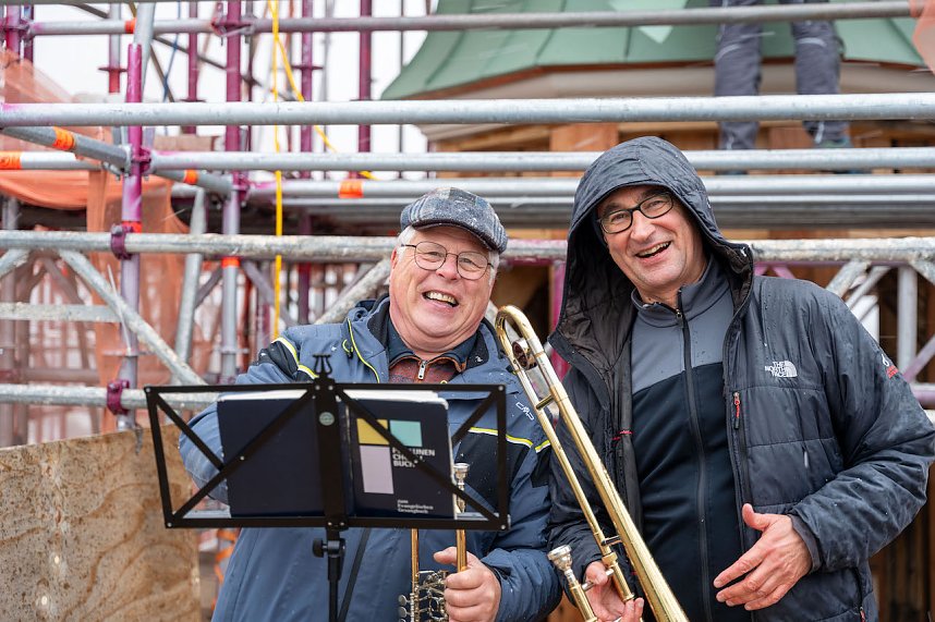 Zeitkapseln und neue Spitze f&uuml;r die Langensalzaer Marktkirche 