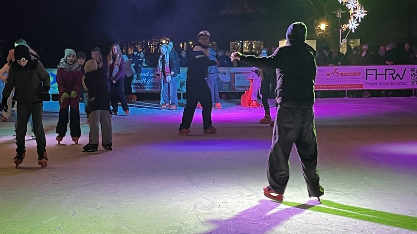 Eisbahn mit super Party in Bad Langensalza er&ouml;ffnet