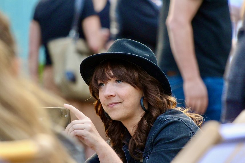 Citymanagerin Sandra Czerniak beim BaLaTon auf dem Kornmarkt