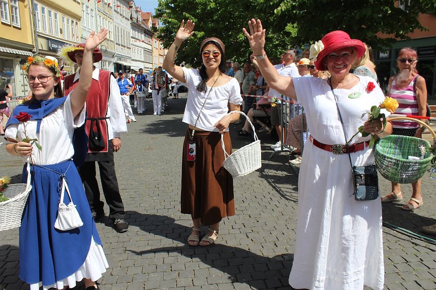 G&auml;stef&uuml;hrerin beim Brunnenfest