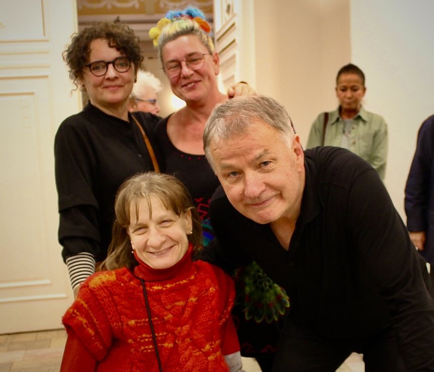 Schauspieler Thomas R&uuml;hmann mit Fans im KKZ