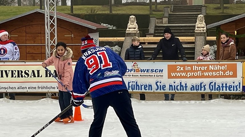 Kinder trainieren mit Ice Rebells im Schl&ouml;sschenpark
