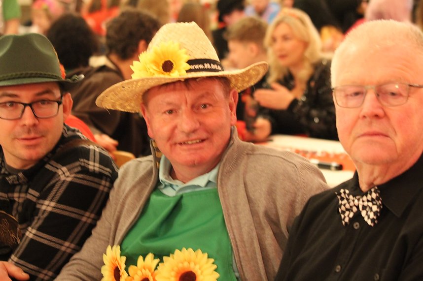 Ausgelassenes Treiben im Kultur-und Kongresszentrum in Bad Langensalza bei der Karnevalssitzung