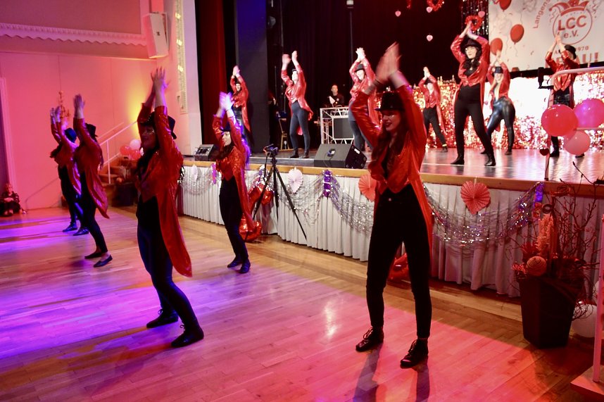 Ausgelassenes Treiben im Kultur-und Kongresszentrum in Bad Langensalza bei der Karnevalssitzung