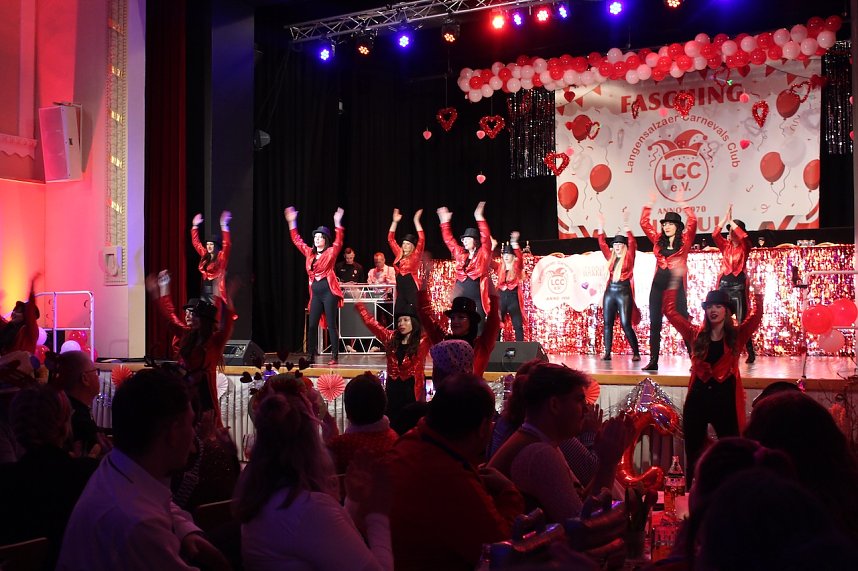 Ausgelassenes Treiben im Kultur-und Kongresszentrum in Bad Langensalza bei der Karnevalssitzung