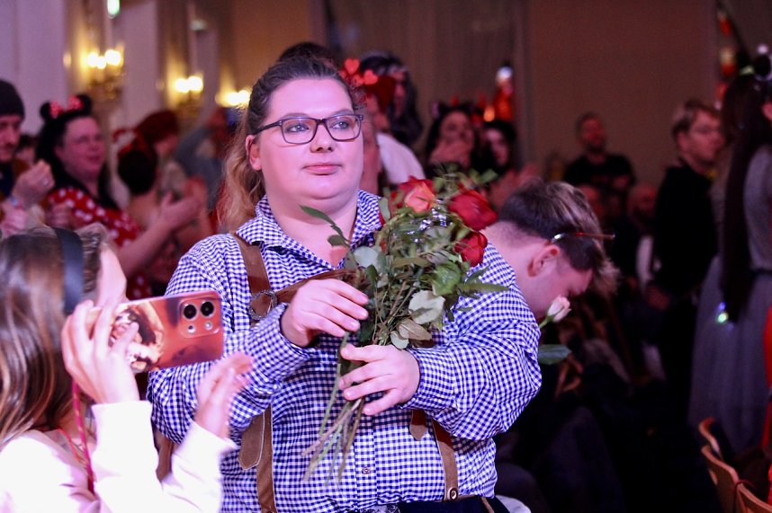 Ausgelassenes Treiben im Kultur-und Kongresszentrum in Bad Langensalza bei der Karnevalssitzung